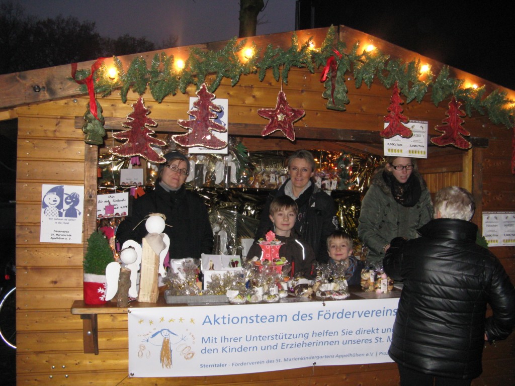 Stand auf dem Weihnachtsmarkt, 7.12.2013