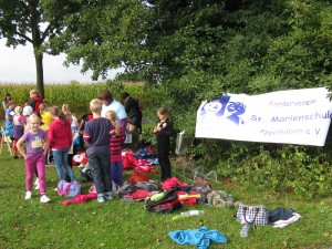 Sponsorenlauf, mit Fahne Förderverein, 12.09.2012