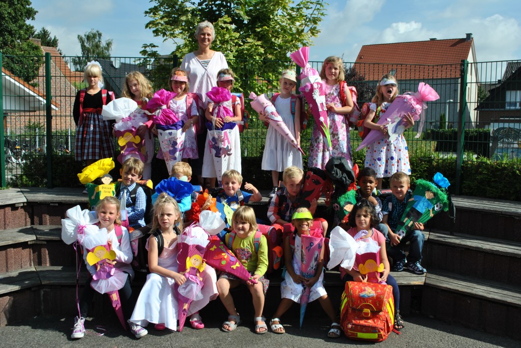 Einschulung 2012, Klasse 1b, Frau Menninger